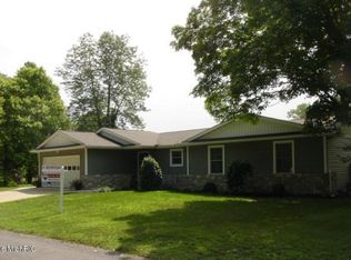 46461 Delta Dr, Decatur, MI 49045