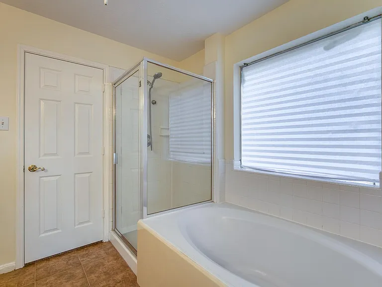 17143 Summer Hollow Dr — Photo 20