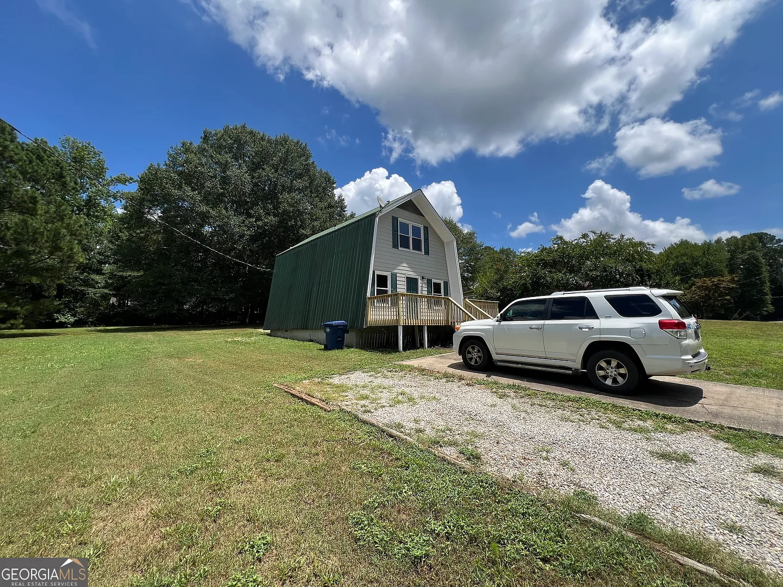 2 bed, 1.5 bath, 985 sqft, $1,450 — Photo 2