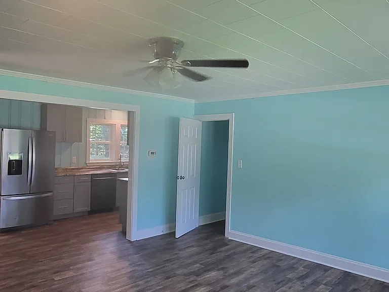 117 Falcon Rd — Photo 4