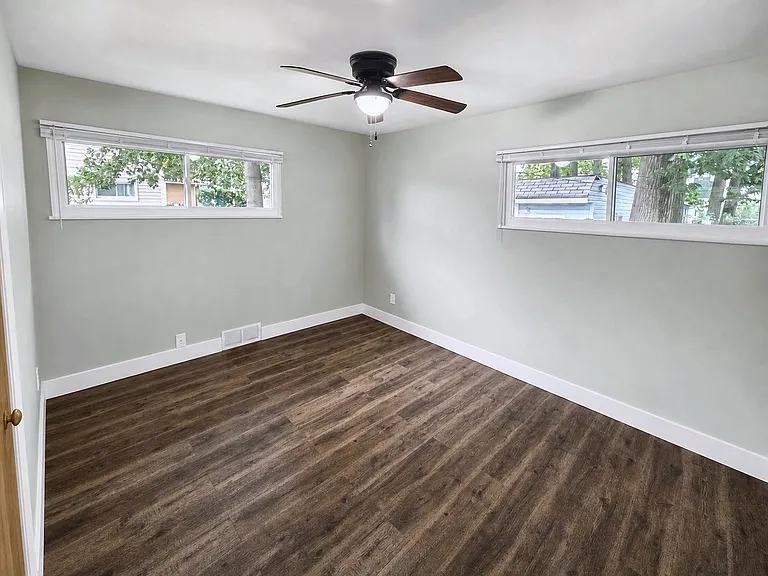 2514 Ingleside Dr — Photo 7