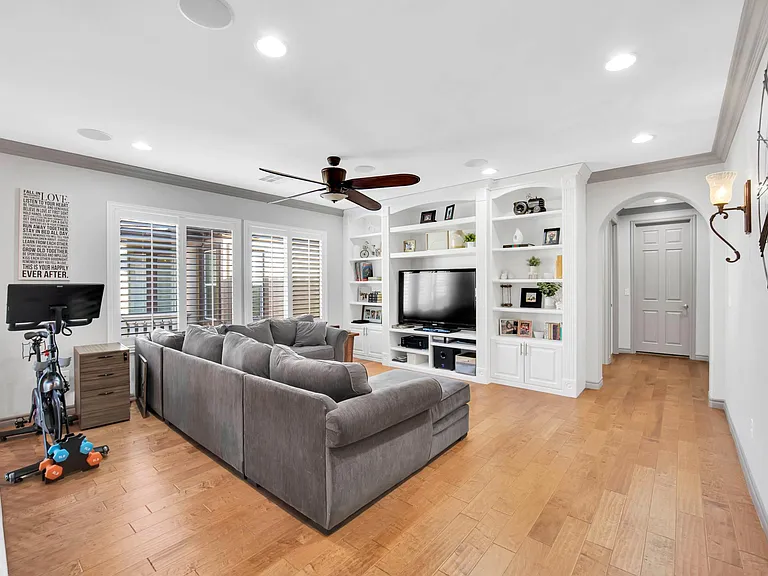 2315 Malaga Peak St — Photo 25