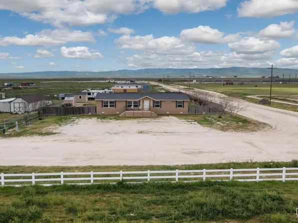 28105 Clydesdale Ave, Taft, CA 93268