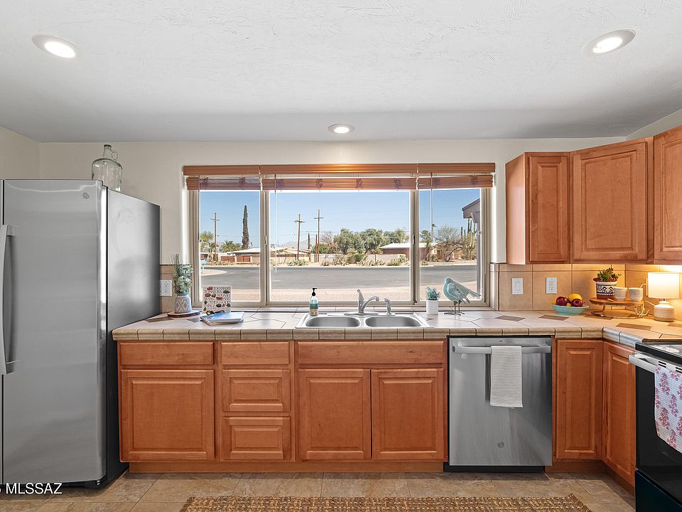 1st image of 209 N Sarnoff Dr