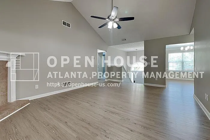 3 bed, 2.0 bath, 1981 sqft, $2,050 — Photo 3
