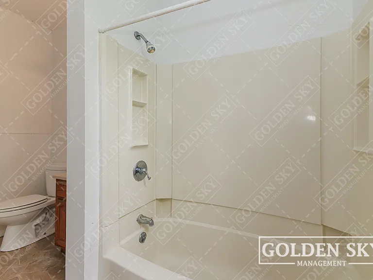 717 N Mulberry St — Photo 8