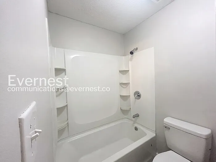 2912 Waverly Dr — Photo 11