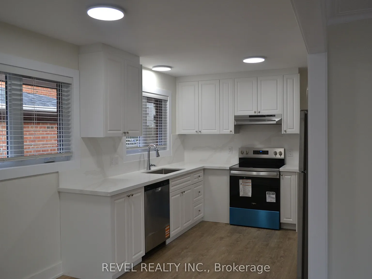 3 bed, $2,600 — Photo 2