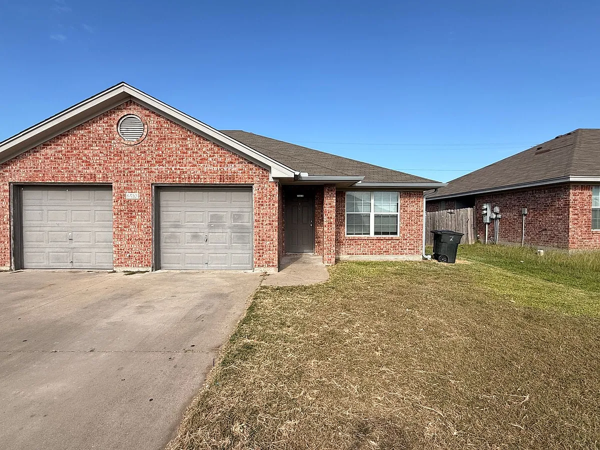 Building Photo - 6510 Temora Loop #B