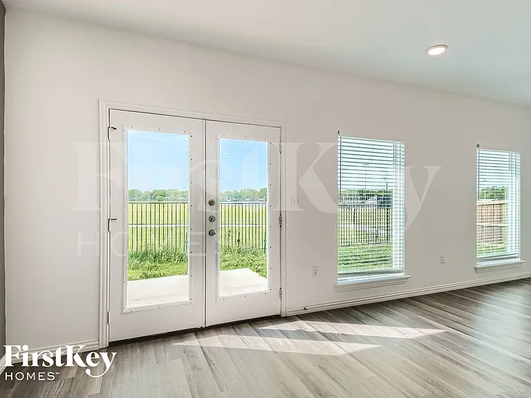 7360 Parkside Place Dr — Photo 10