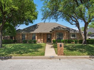6621 Diamond Ridge Dr, North Richland Hills, TX 76180