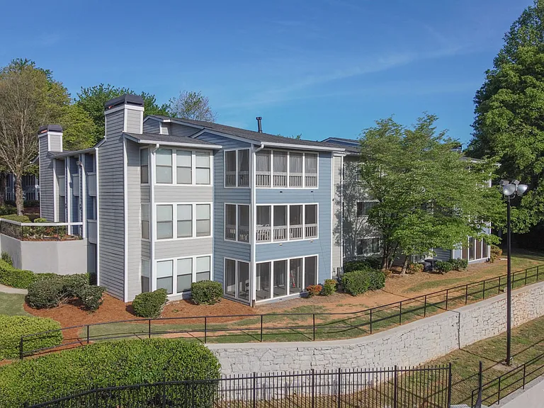 Chatsworth Apartments — Photo 19
