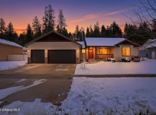 940 N Harlequin Dr, Post Falls, ID 83854