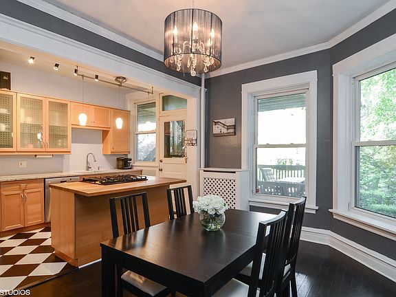 5th image of 706 W Cornelia Ave #1E