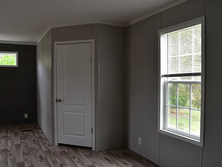 122 Willow Dr — Photo 8