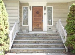 51 Jefferson Dr, Ridgefield, CT 06877