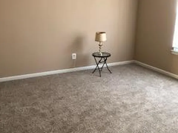 72 Shannon Dr, North Wales, PA 19454