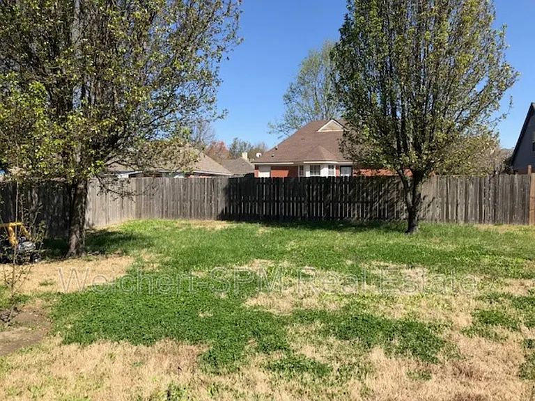 5616 Autumn Valley Dr — Photo 11