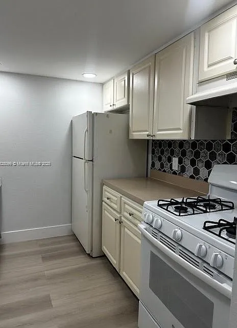 2 bed, 1215 sqft, $2,100 — Photo 1