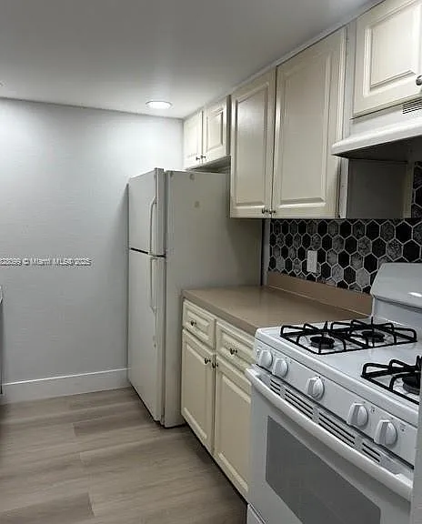 18101 NW 68th Ave — Photo 1