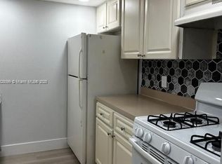 18101 NW 68th Ave, Hialeah, FL 33015