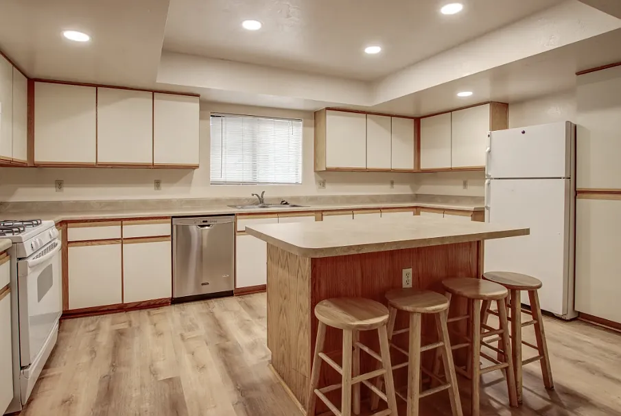 Wavertree Apartments LLC