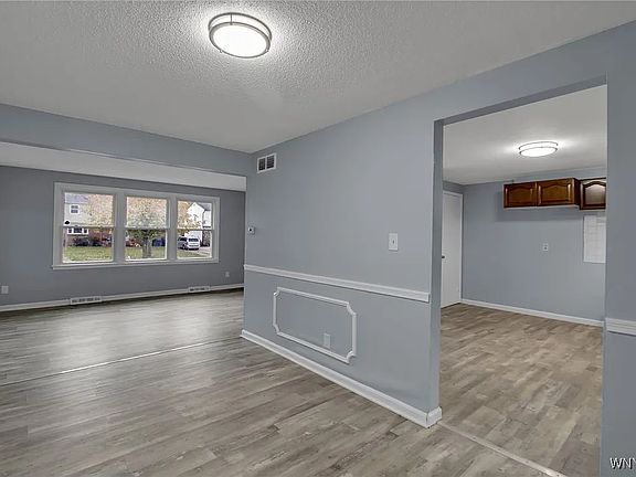 4th image of 228 Glenhaven Dr #1