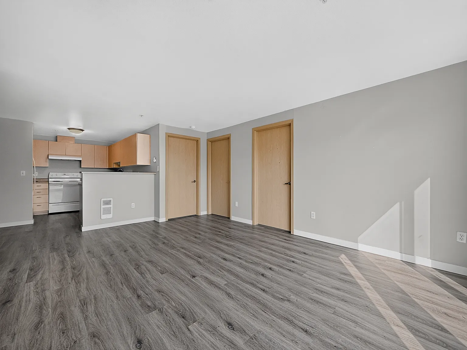5200 Roosevelt Way NE, Seattle - 406 — Photo 2