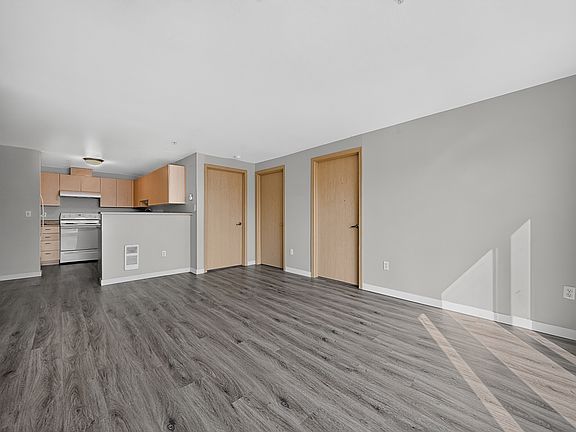 2nd image of 5200 Roosevelt Way NE #406