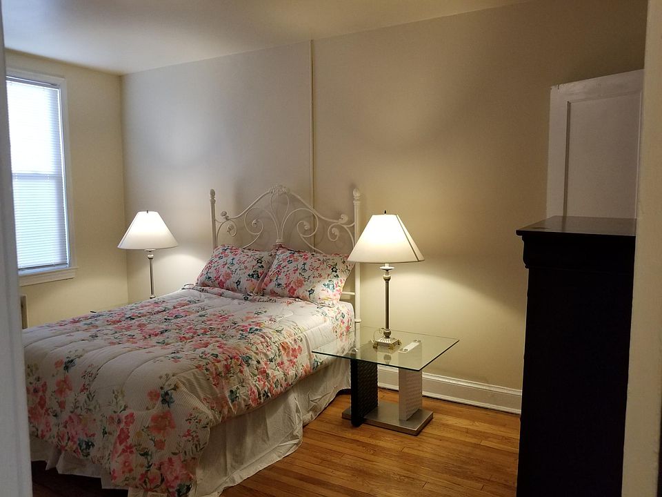2nd image of 2821 7th St NE APT 3