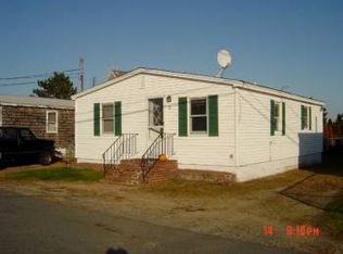 4 Bruce St, Hampton, NH 03842