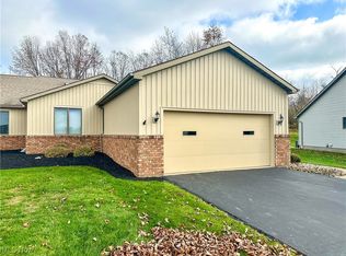 1155 Shadow Ridge Dr, Niles, OH 44446