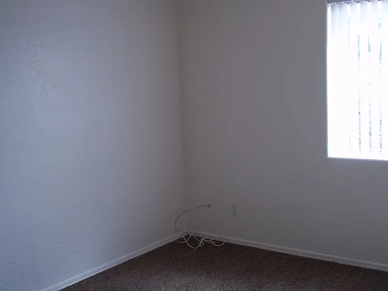 535 W 9th St — Photo 11