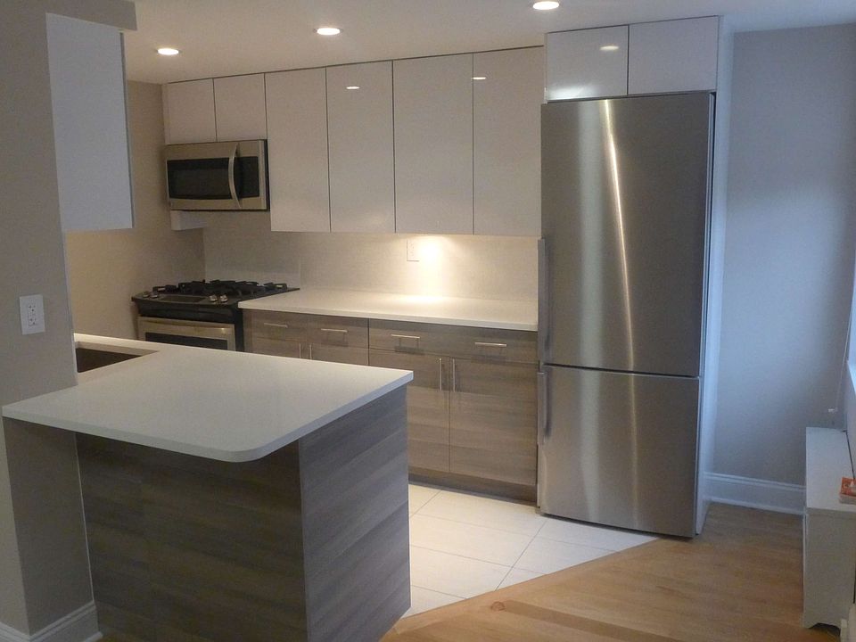 1st image of 310 Greenwich St APT 5D