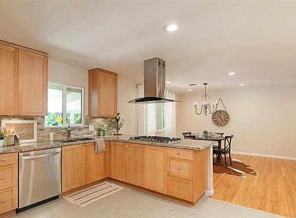 5th image of 4284 Panorama Dr