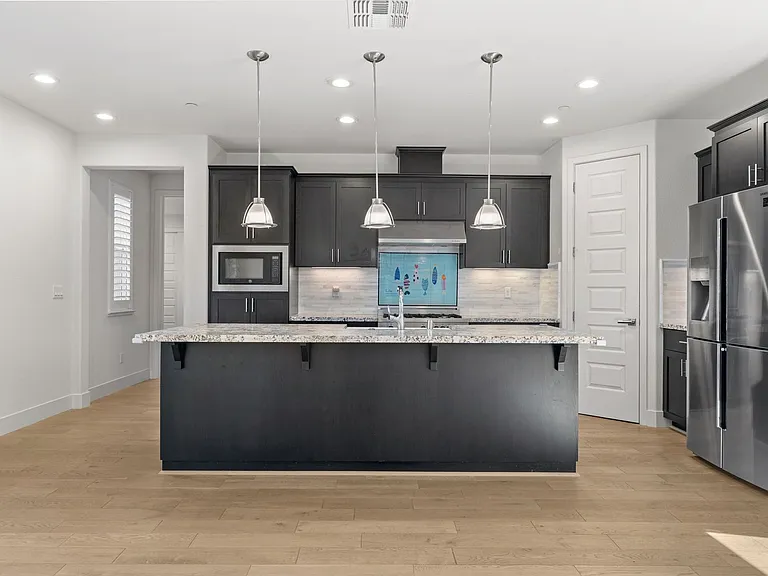 2730 Bette St — Photo 10