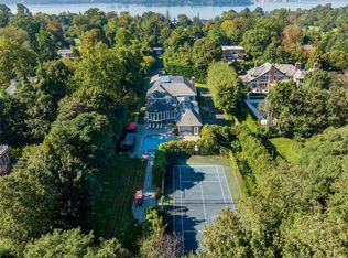 175 W Shore Rd, Great Neck, NY 11024