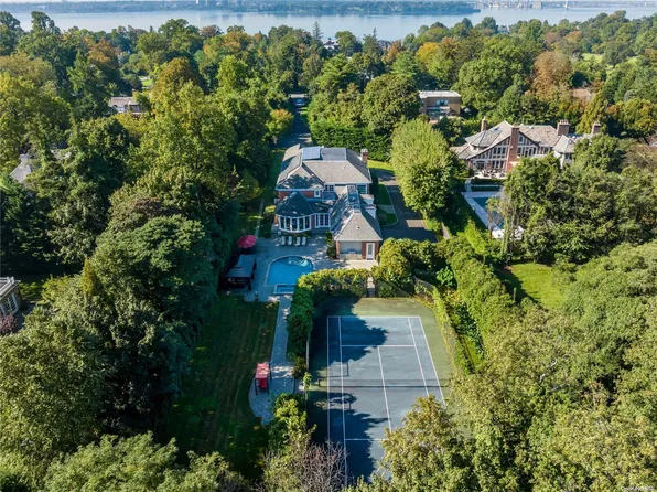 175 W Shore Road, Great Neck, NY 11024
