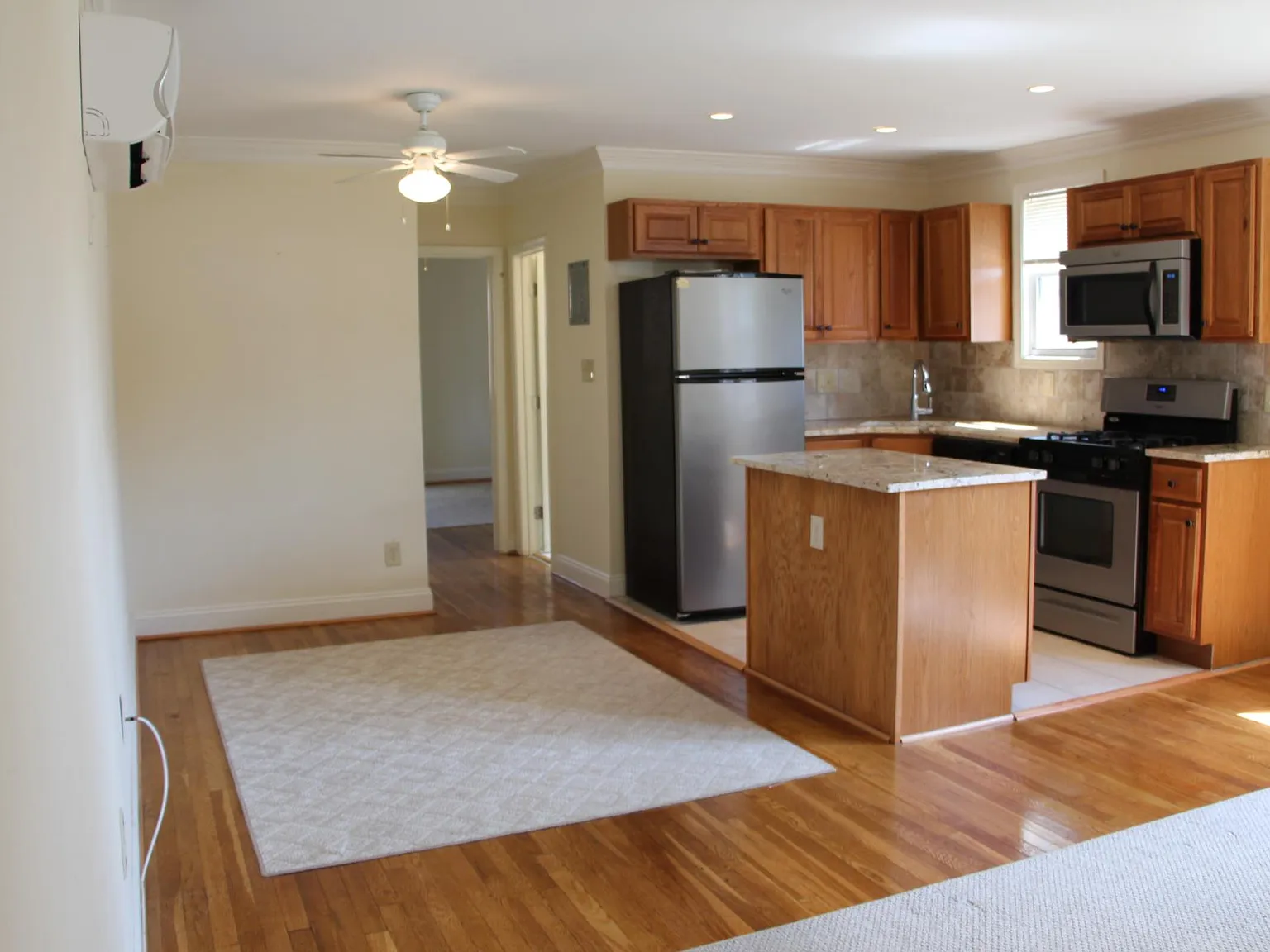 1 bed, 850 sqft, $2,000 — Photo 1
