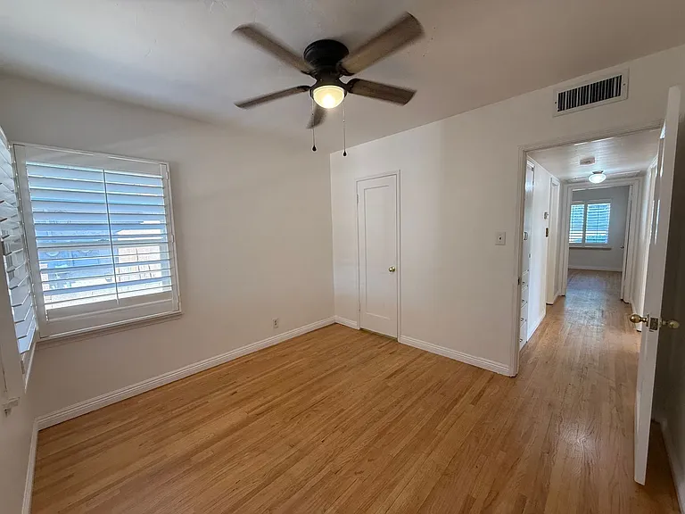 115 Irene St — Photo 8