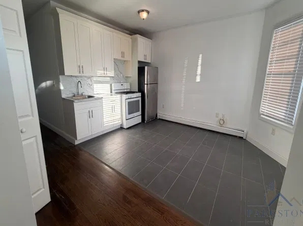 48 Gates Ave, Jersey City, NJ