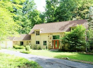 2321 Stonington Rd, Fort Wayne, IN 46845