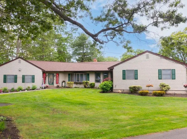 7 A Division Street, Holtsville, NY 11742