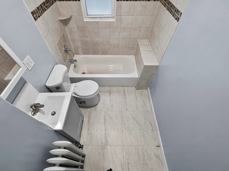 145 E 31st St #1 — Photo 11