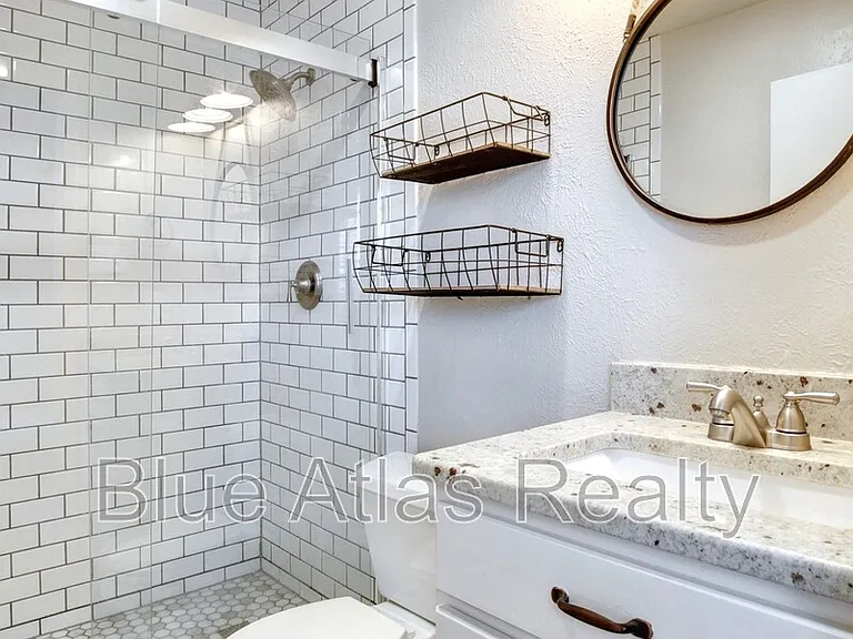 1313 Monaco Dr — Photo 9