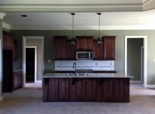 100 Octavia Dr, Scott, LA 70583