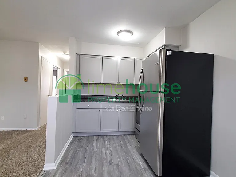 9117 Chesapeake Blvd #4 — Photo 2