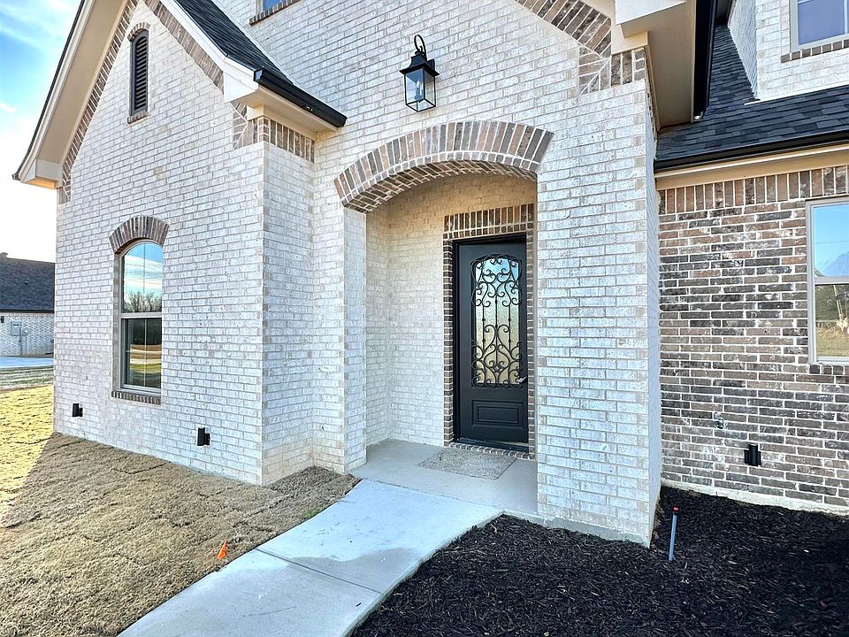 1st image of 191 Brooks Dr