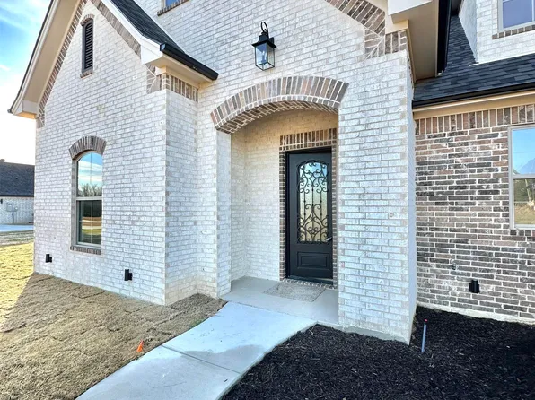 191 Brooks Dr, Gladewater, TX 75647
