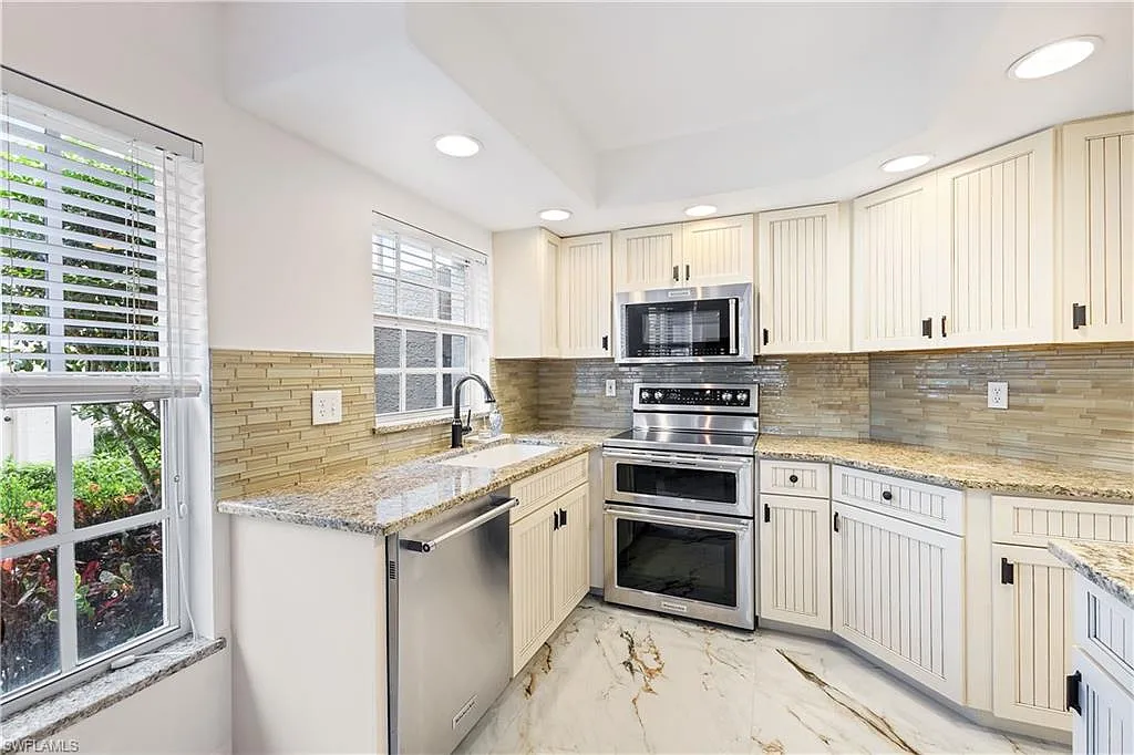 3 bed, 2.0 bath, 1222 sqft, $5,000 — Photo 1
